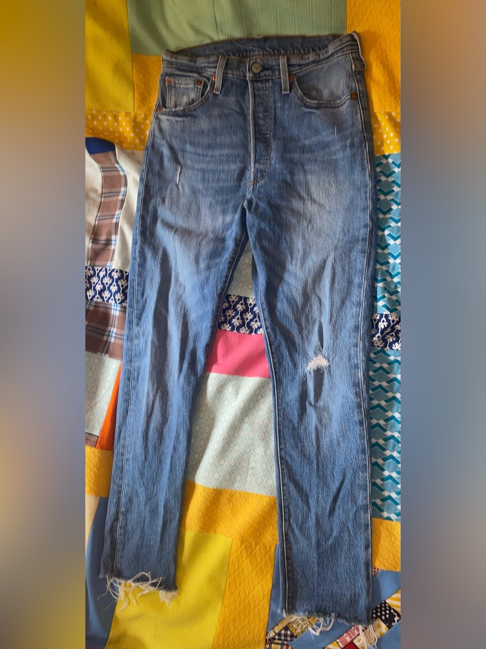 Levi's Women's Skinny Jeans in Blue with Distressed Knee 28*30